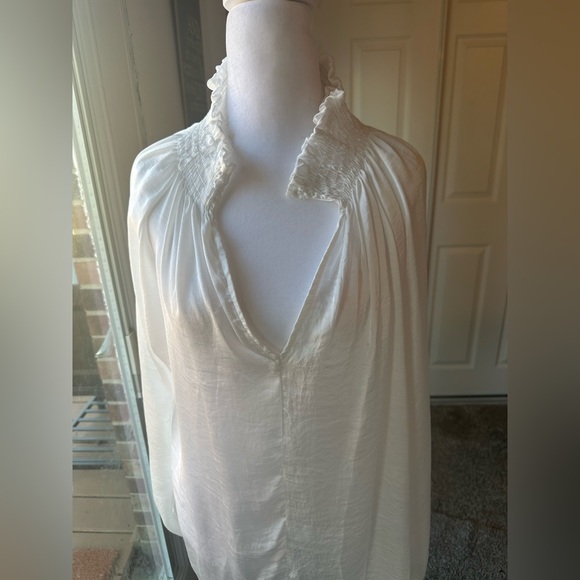 BUCKET LIST Elegant Blouse size Large - Picture 7 of 10